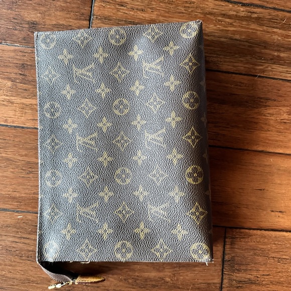 Authentic LV cosmetic or purse - Picture 4 of 5